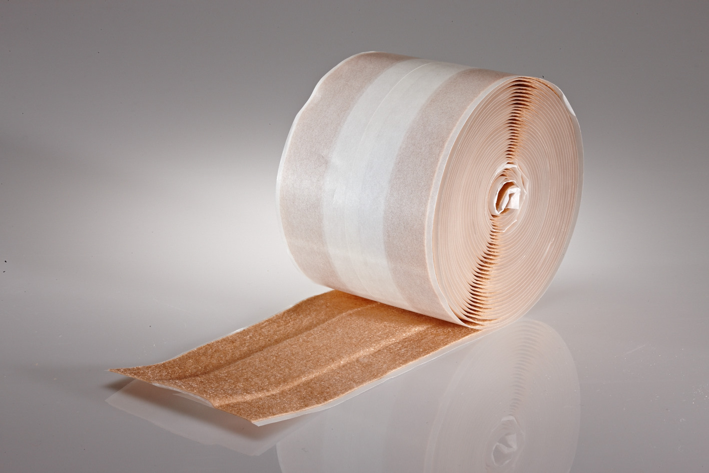 ELASTUS med, 8 cm x 5 m, hautfarben Unelastischer Wundschnellverband v.d. Rolle